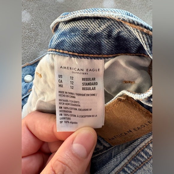 American Eagle Hi-Rise Mom Jeans - Picture 6 of 10
